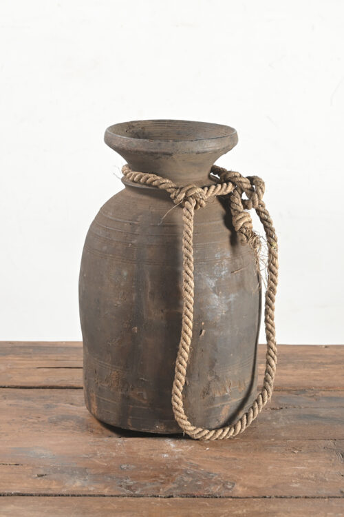 WOODEN POT