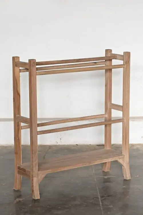 WOODEN TOWEL STAND BLEACHED