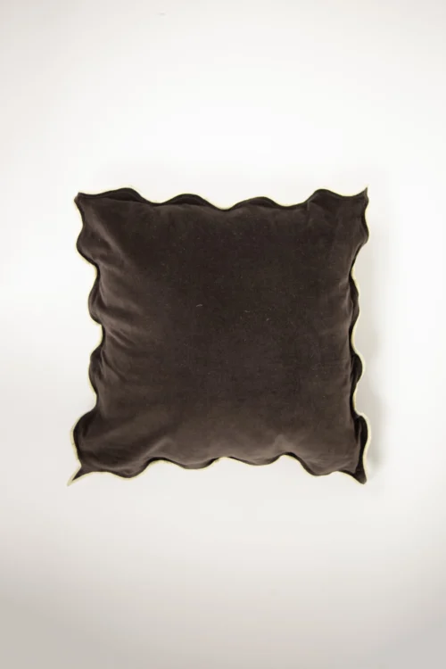 Lola kuddfodral kaffe 50x50