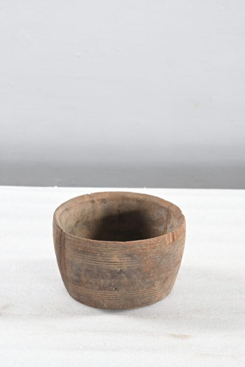 Wooden pot