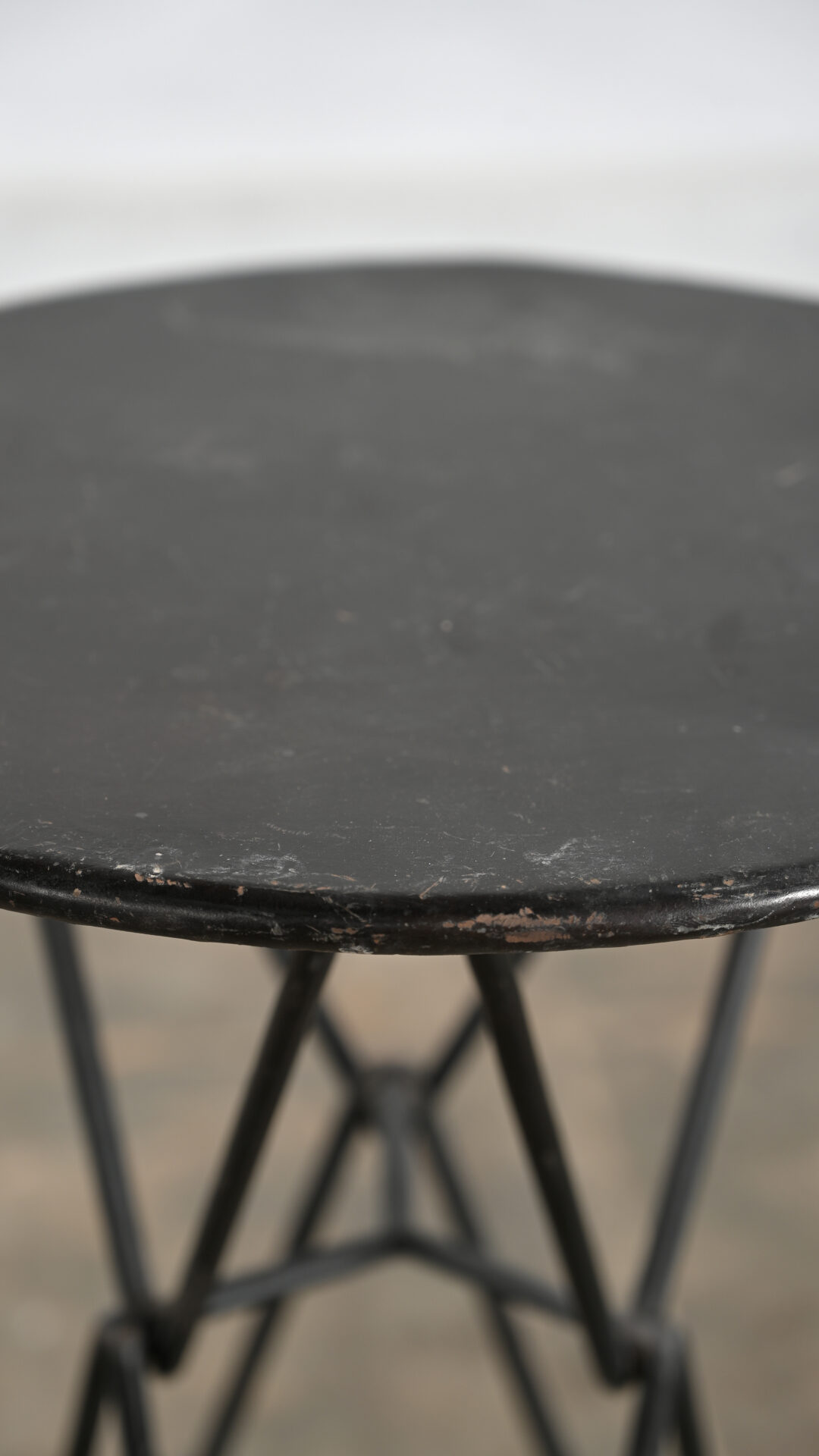 Iron table - Bild 2