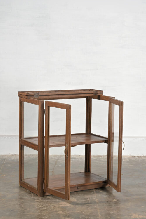 Alternative view of Glass showcase