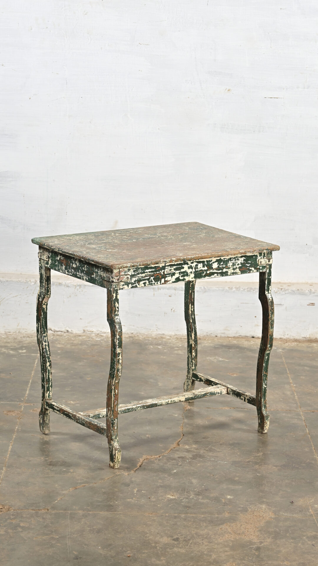 SIDE TABLE - Image 2