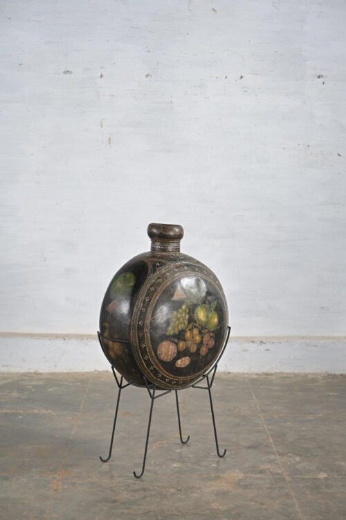 PAINTED POT ON STAND - Bild 3