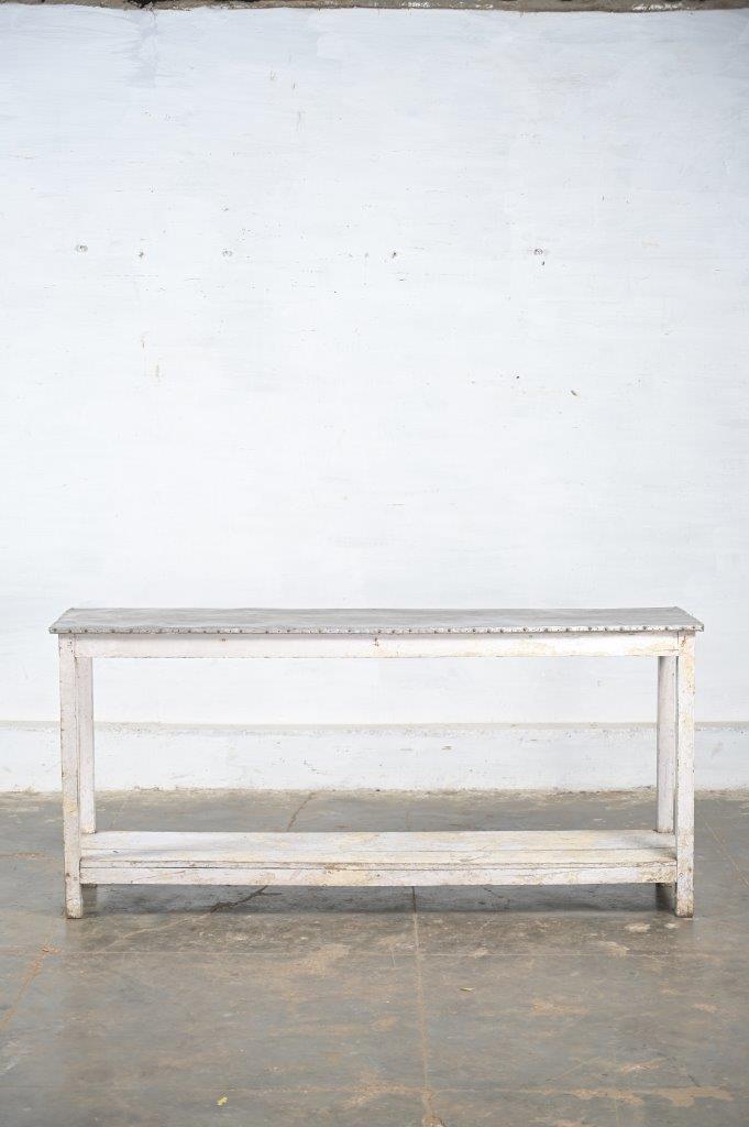 CONSOLE TABLE
