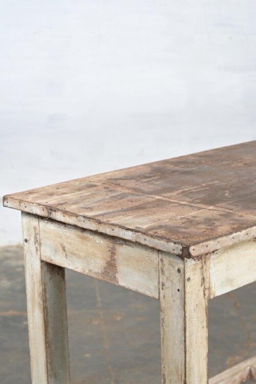 TABLE - Bild 3