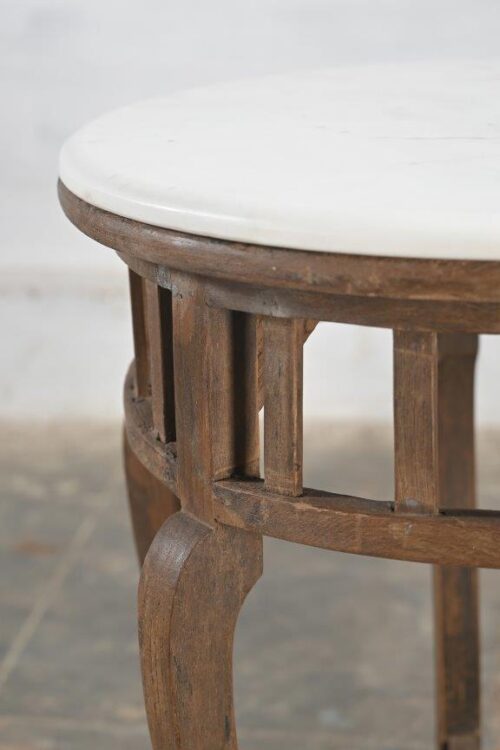 Alternativ syn på SIDE TABLE WITH MARBLE TOP